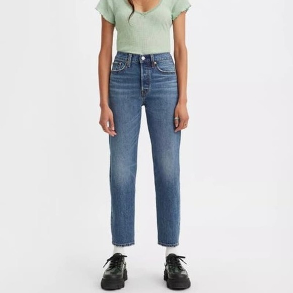 Levis WEDGIE STRAIGHT FIT WOMEN'S JEANS - Picture 1 of 10